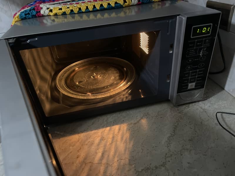 PEL microwave oven in good condition. 1