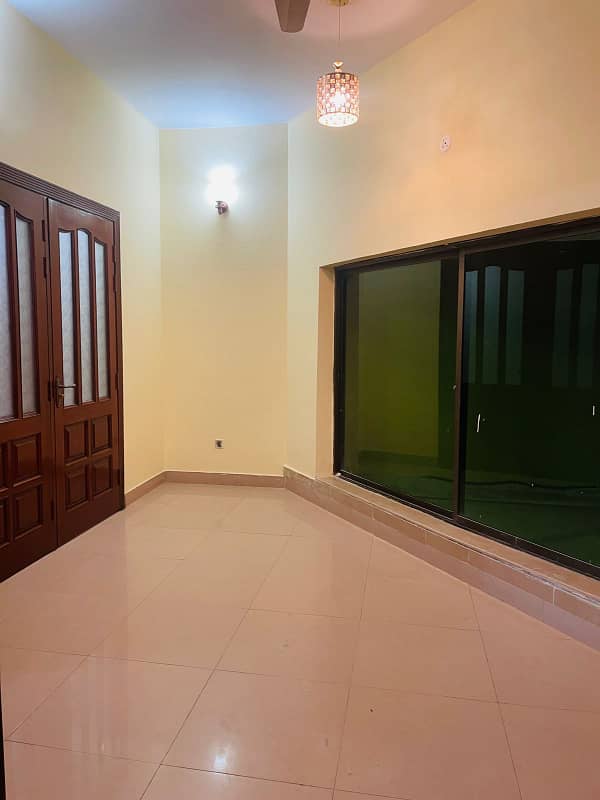 1 kanal Facing Park Lower Portion For Rent With 3 Bed (Original Pic's Attached) 17