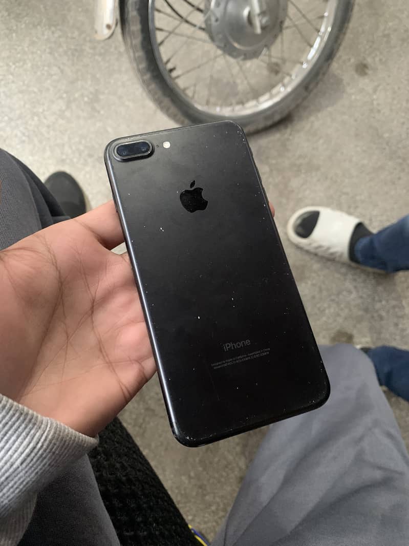 Apple iPhone 7 Plus 0