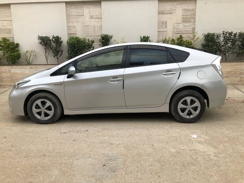 Toyota Prius 2013 4