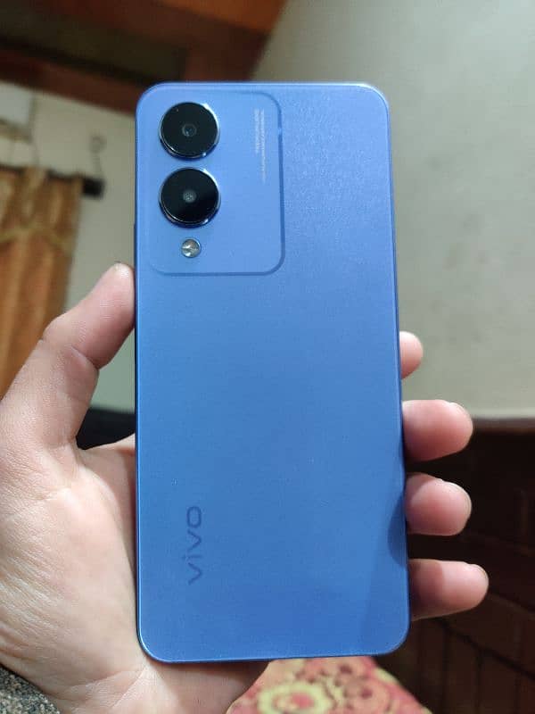 vivo y17S with full accessories and box 4/128 0