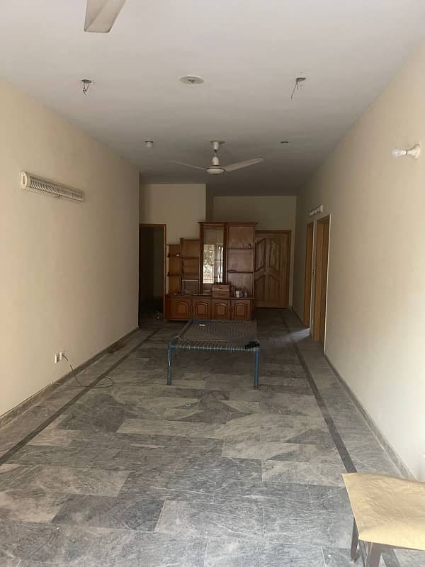 17 Marla Upper Portion For Rent Near By Masjid&Park 4