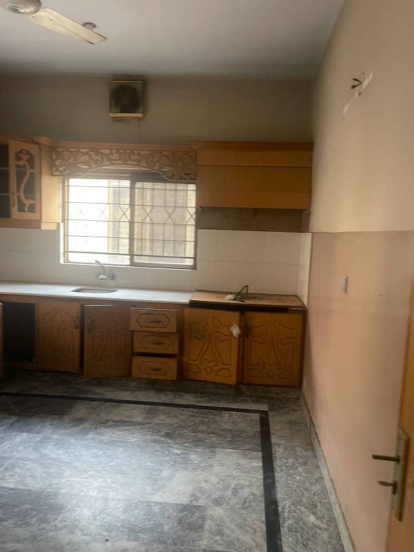 17 Marla Upper Portion For Rent Near By Masjid&Park 7