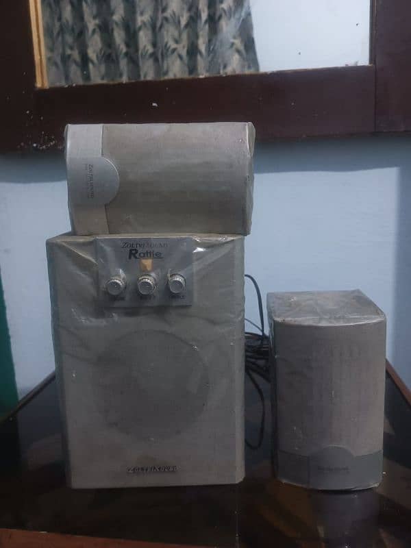 2.1 Woofer & 2 speaker Zoltrix Sound No bluetooth 1
