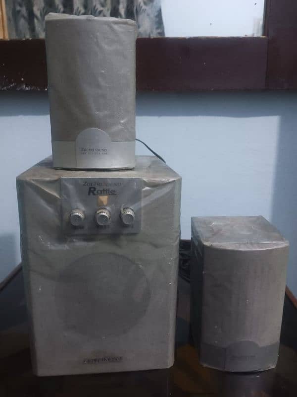 2.1 Woofer & 2 speaker Zoltrix Sound No bluetooth 2