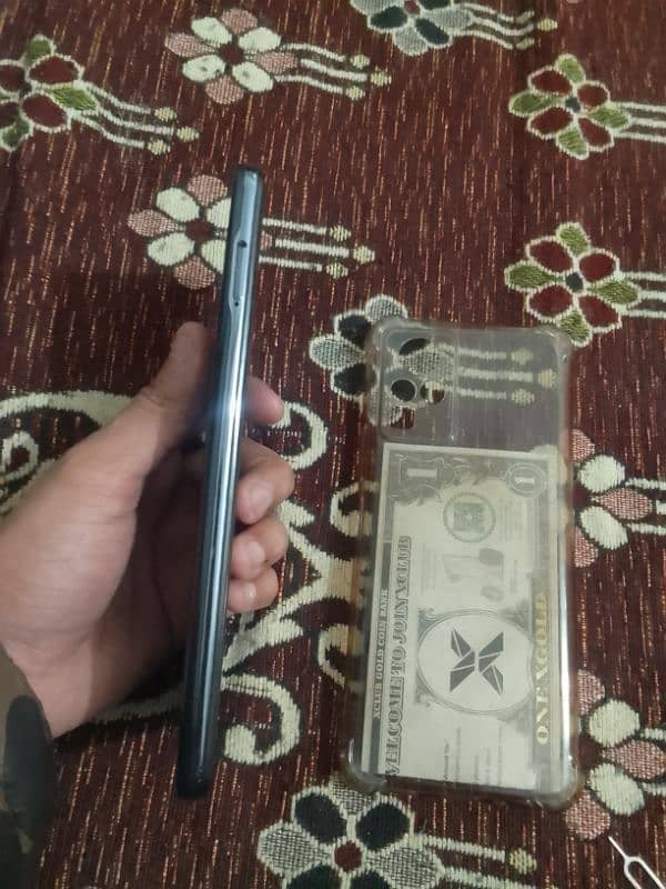 10/9 Condition Ram3+8 room 128 battery 5000 mAh very well camera 2