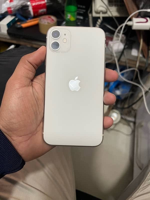 iPhone 11 64GB 0