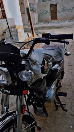 honda 125 karachi num 2023/7/22