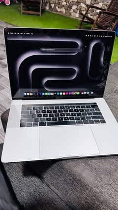 MacBook Pro 2017 15'4 Inch