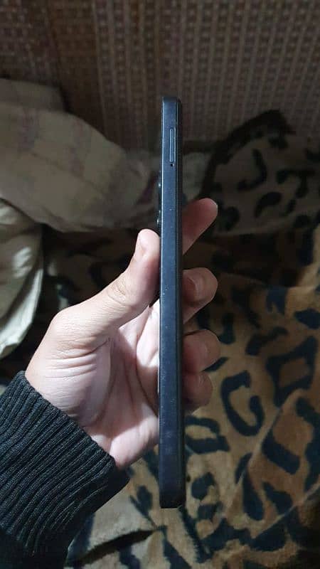 Infinix Hot 30 8/128 with box 3