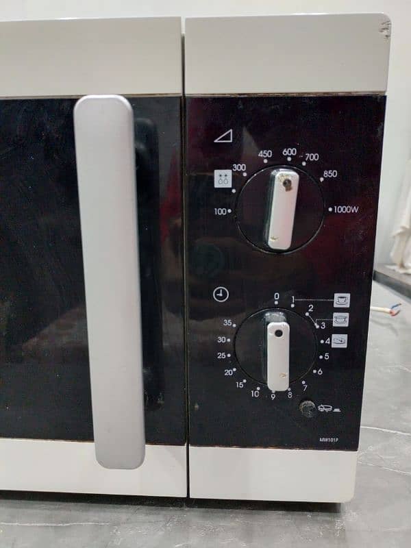 Microwave Oven 1