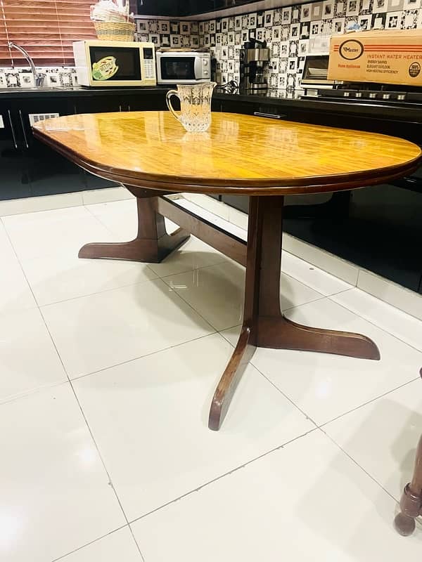 Dinning Table with six chairs 1