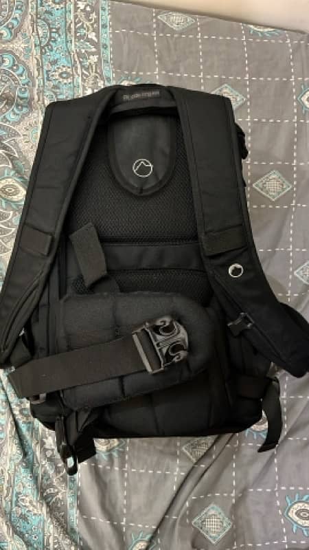 Lowepro AW400 Flip Side (used) 1