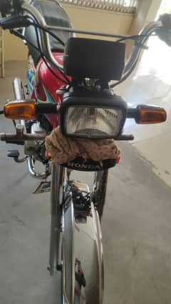 Hondacd70 23/24 model all Punjab number lga ha