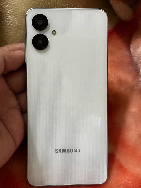 SAMSUNG A06 4/64 GB 0