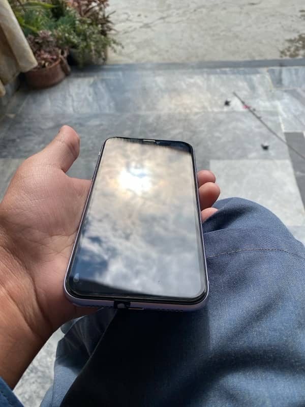 iphone 11 urgent sale no issue exchange possible 3