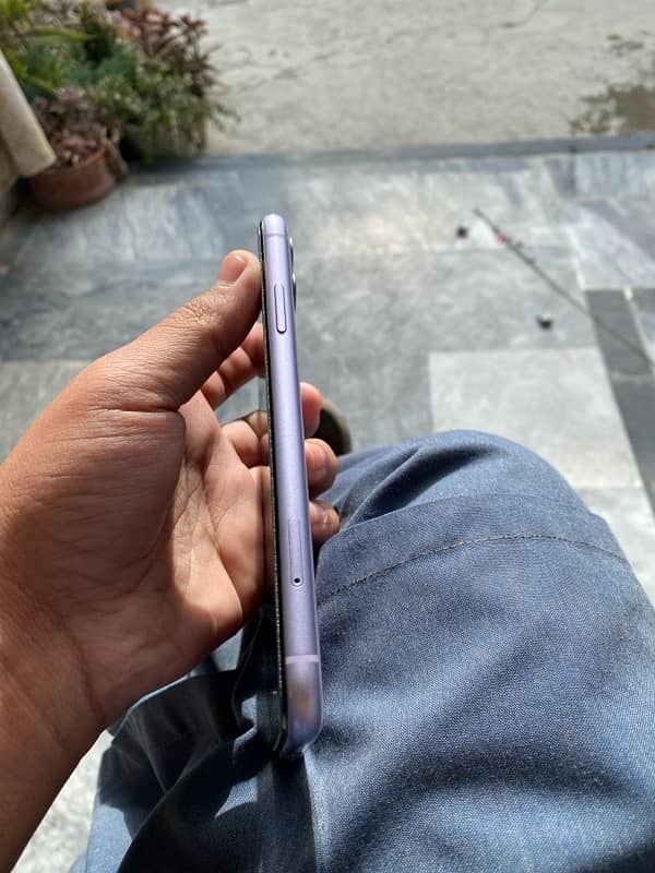 iphone 11 urgent sale no issue exchange possible 8