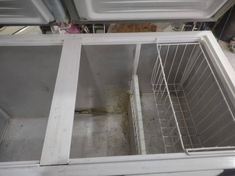 dawlance double door deep freezer 1