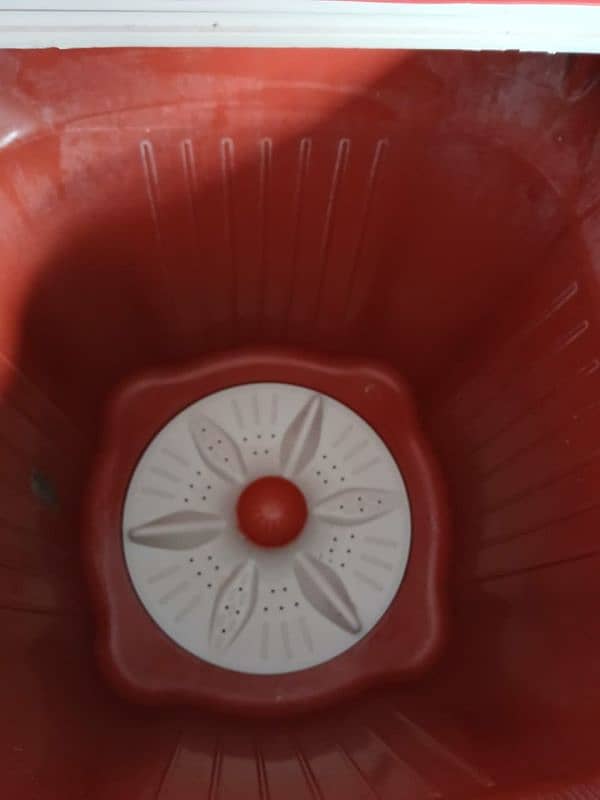 manual washing machine in very good condition 3