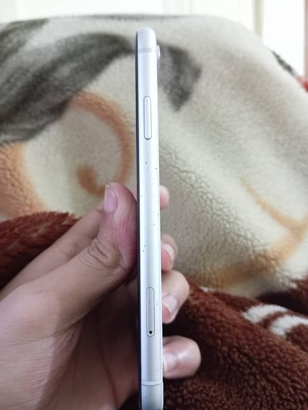 iphone xr 64gb non PTA 4