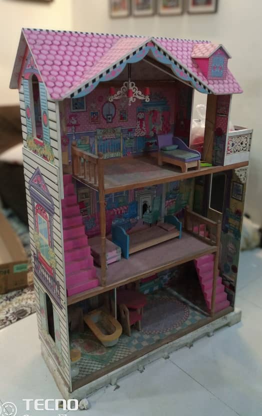 Big Doll house 48H x 32W x 12D inch 2