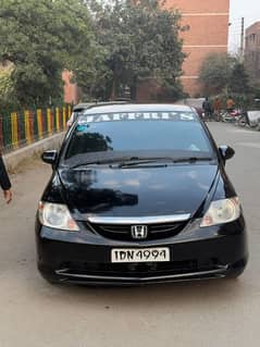 Honda City IDSI 2004 in Doctor use . . . .