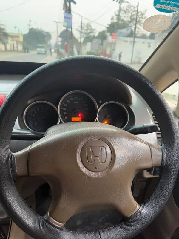 Honda City IDSI 2004 in Doctor use . . . . 12