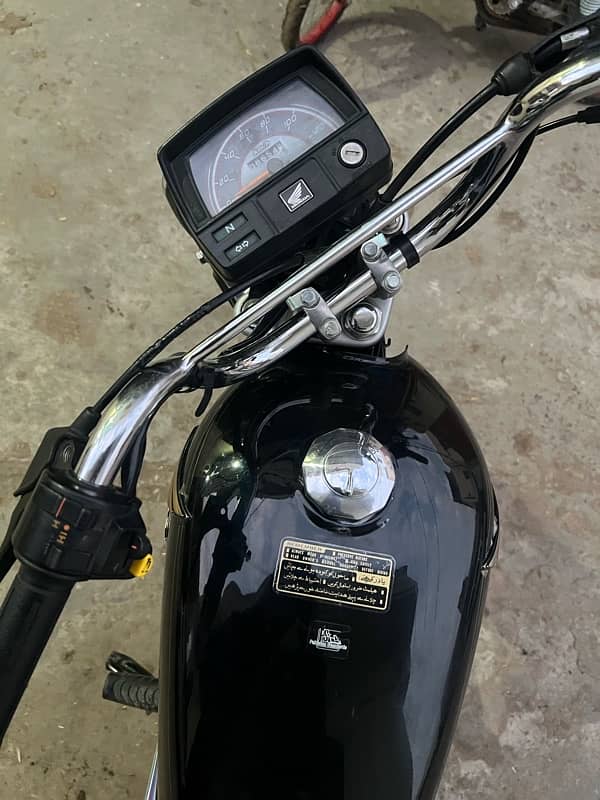 Honda Cd 70 24model black Total geniune 1