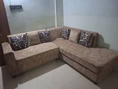 L shaped sofa with 6 cushions