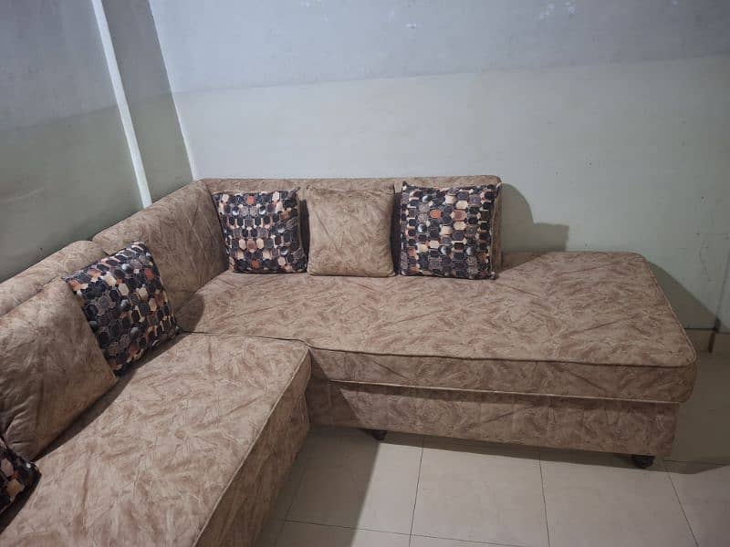 L shaped sofa with 6 cushions 1