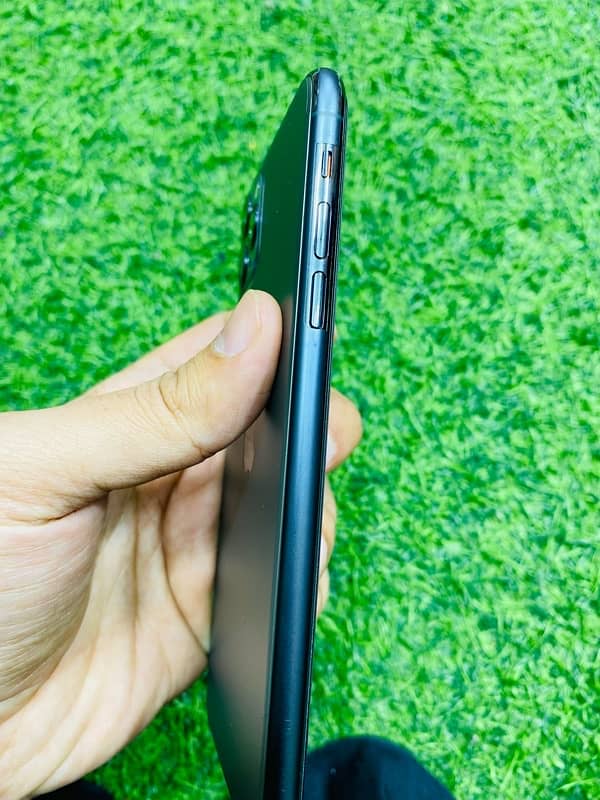 iPhone 11 Pro Max pta approved with box 5