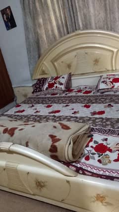 King Size Plai Wood Bed + With 2  Side Tables + Dressing Table