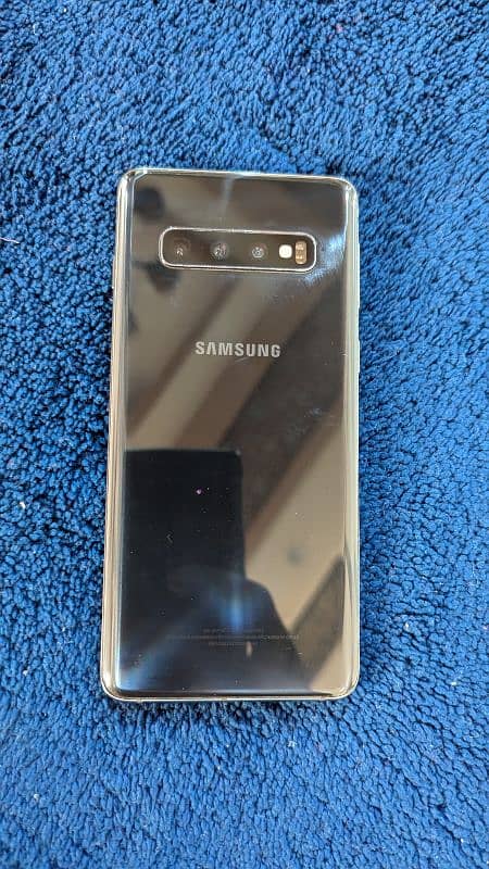 I'm selling my Samsung s 10 8/512 non pta 6