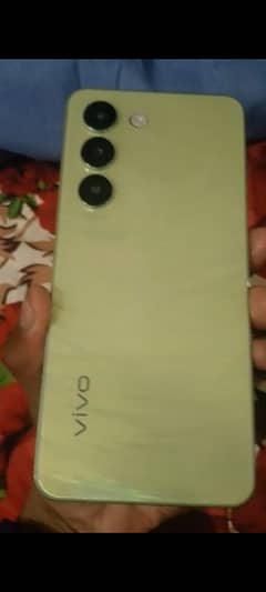 vivo y100