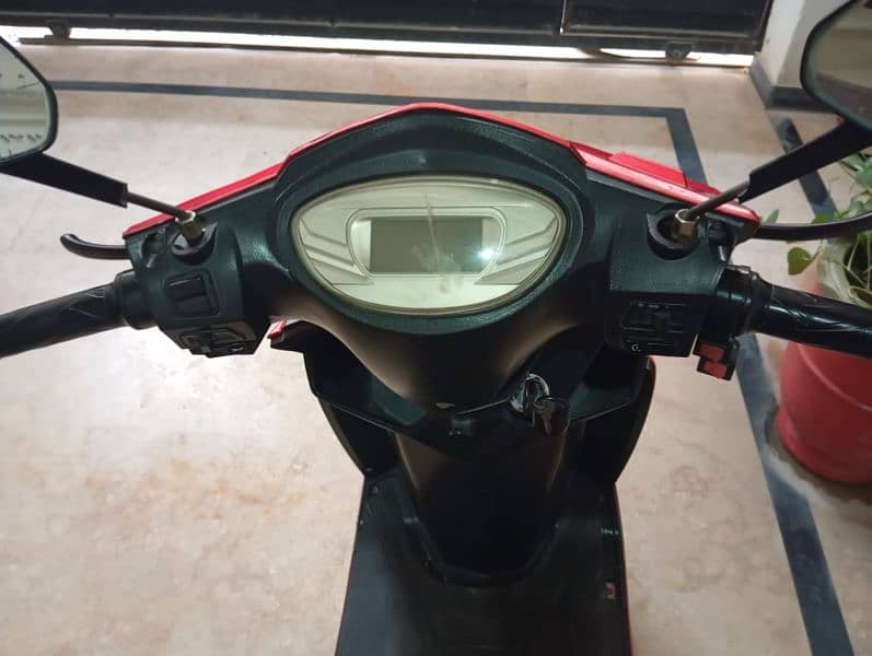 Electric scooty for sale 1