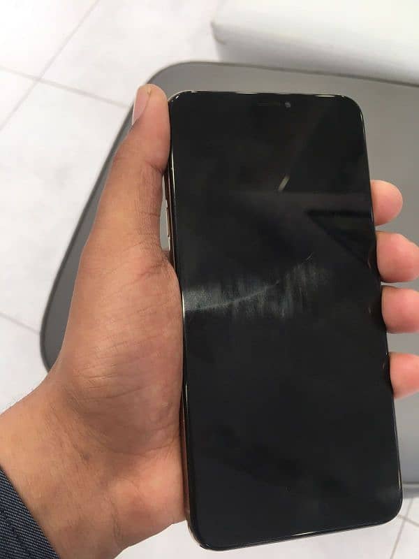 iPhone xsmax (jv) 64gb penl chnge glas crack wrking all ok 03156058139 5