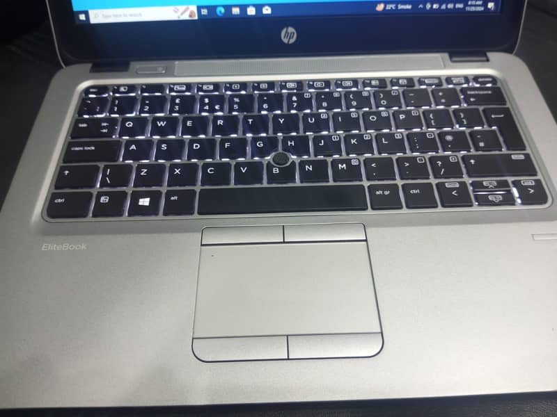 laptop HP 820 G3 I5 6TH GENERATION  RAM 8 GB  SSD 256GB 3