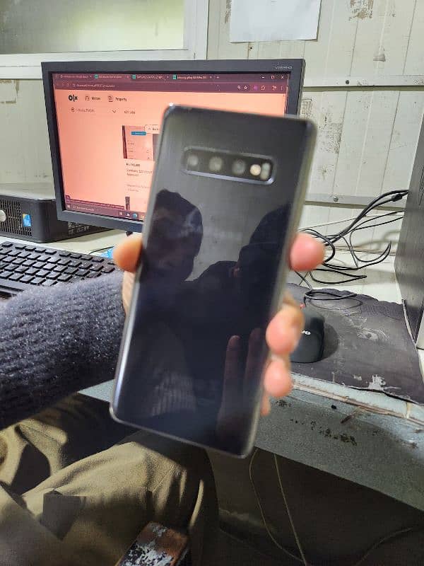 Galaxy S10 plus official PTA 8/128 Gb 4