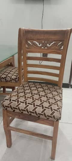 Super Condition Dining table
