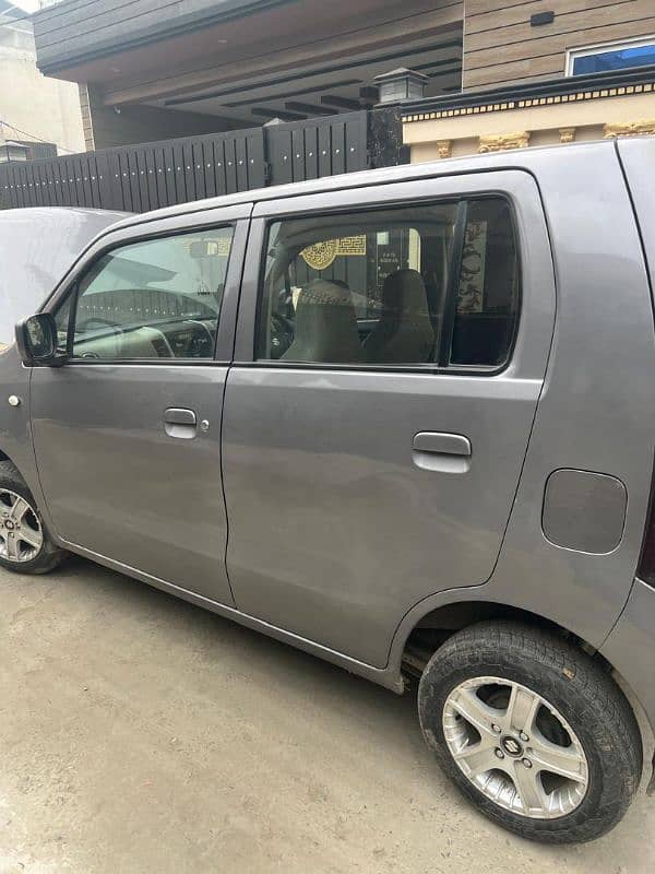 Suzuki Wagon R 2018 12