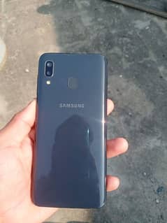 Samsung A20 3 32 glass cracker charger 7 dabba Nahin Hai