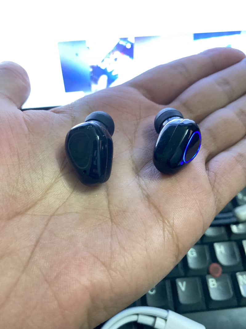 Earbuds only 1