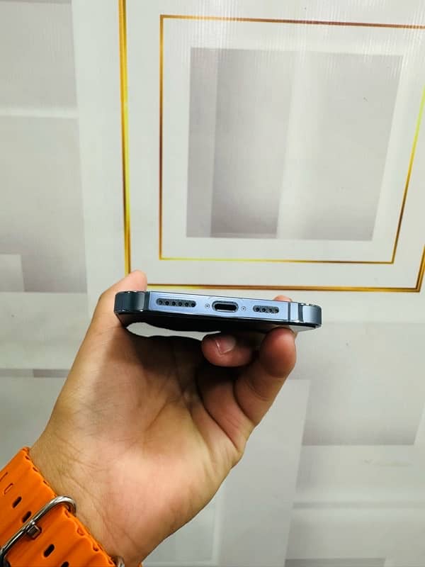 I pHONE 13 pro max 128 GB Non PTA 2 mothn sim time 03239659965 3