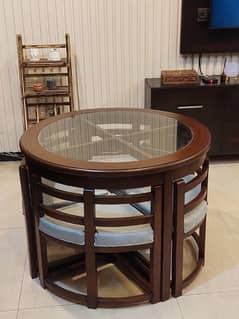 ROUND DINING TABLE 4 SEATER SLIGHTLY USED