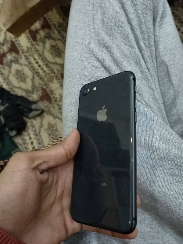 iphone 8 (sim glitch)64gb 6