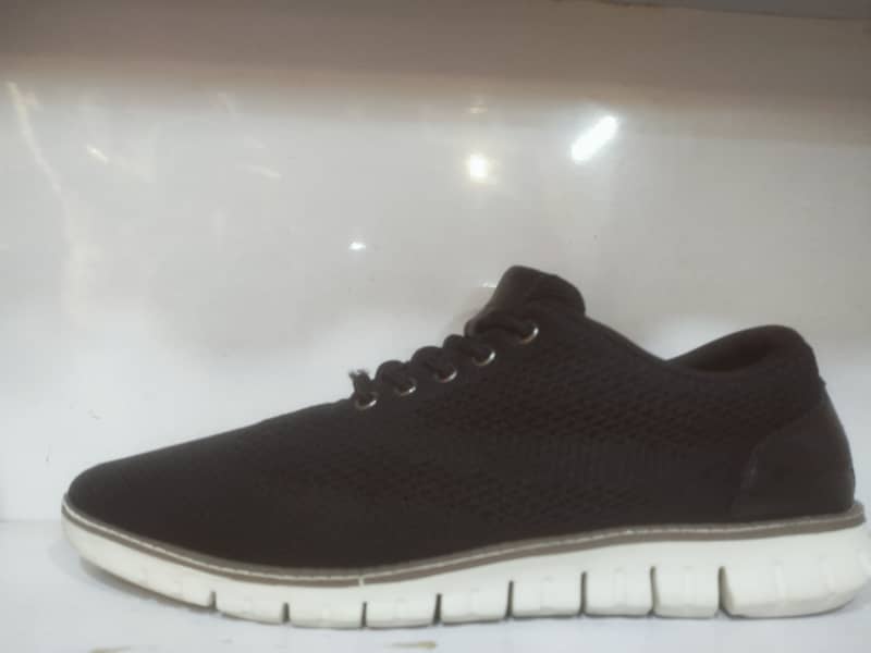 Branded shoes in low price 10