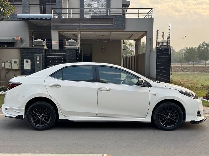 Toyota Altis Grande 2019 7