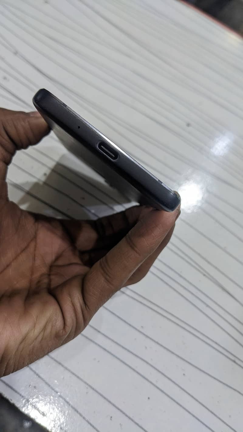 Google pixel 2 4gb 64gb Non PTA good condition 1