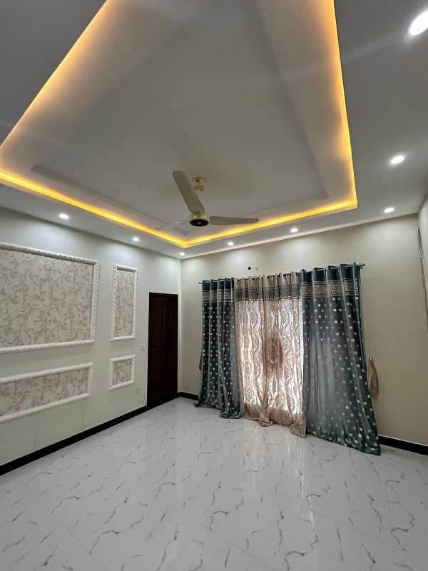 (LOCK OPTION) 10 MARLA BRAND NEW LOWER PORTION LOCKED UPPER PORTION AVAILEBAL FOR RENT IN BAHRIA TOWN LAHORE 8