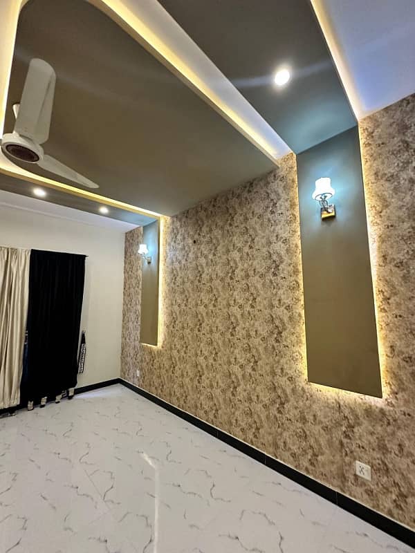 (LOCK OPTION) 10 MARLA BRAND NEW LOWER PORTION LOCKED UPPER PORTION AVAILEBAL FOR RENT IN BAHRIA TOWN LAHORE 13